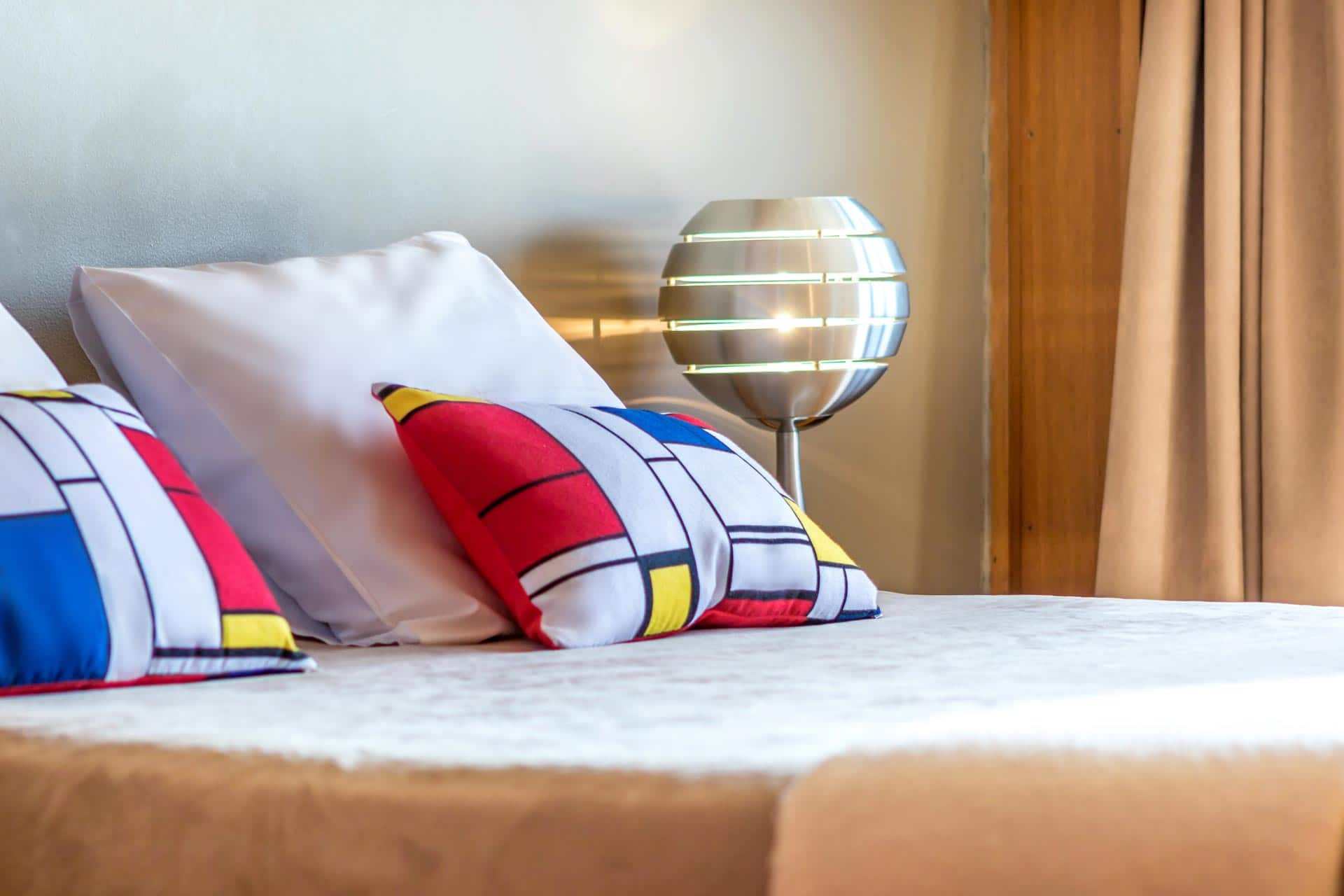 Le-corbusier_hotel-marseille-chambre